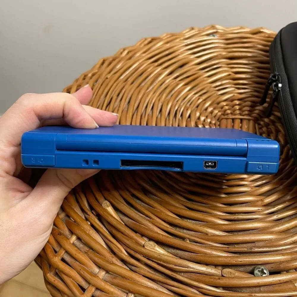 Nintendo DS Blue Handheld‎ Console System W/ Cord Case CYR-001 US Tested, Works